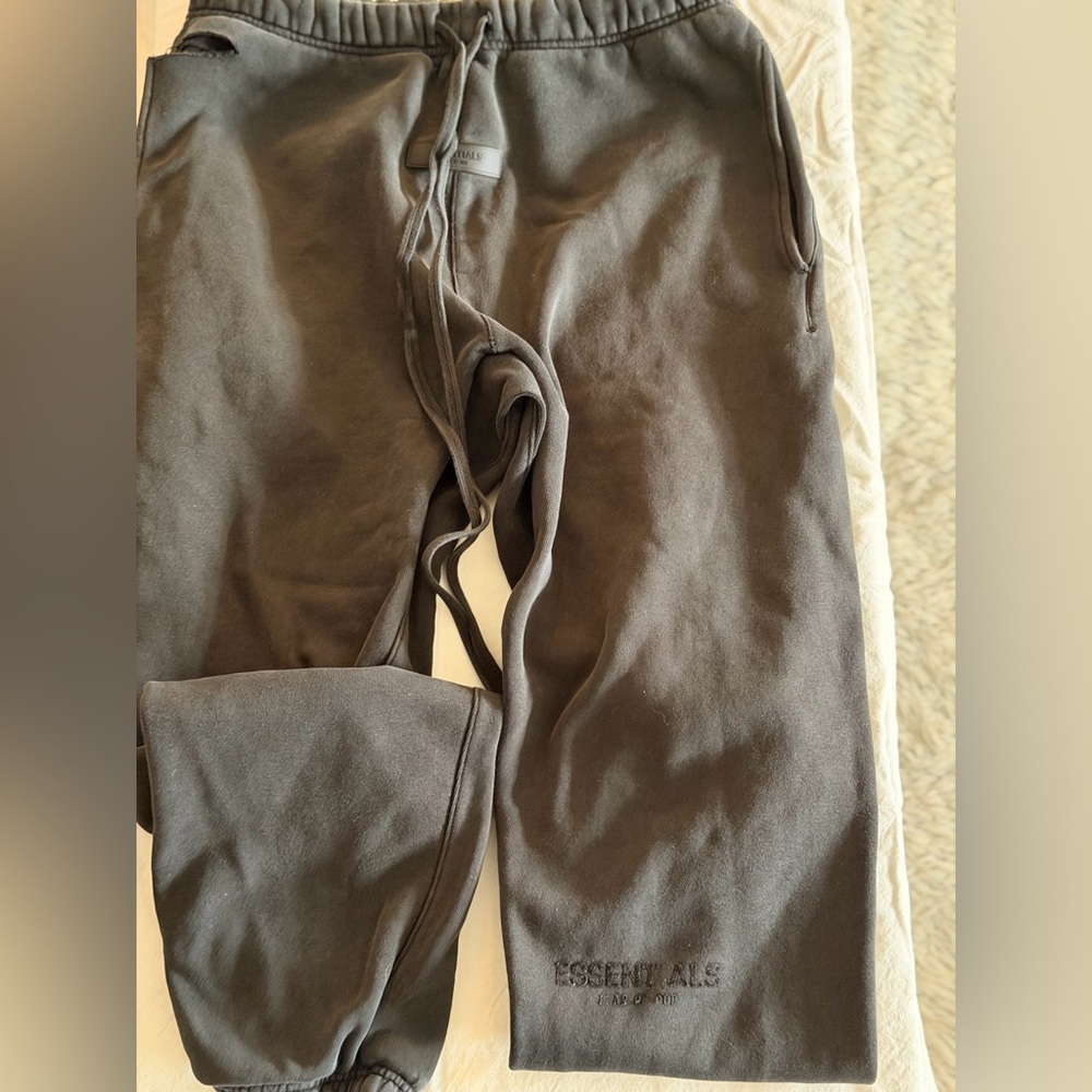 ✨ Fear of God Essentials Sweatpants Charcoal Gray men’s M